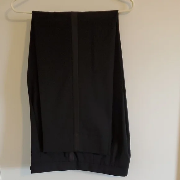 Brooks Brothers Elegant Black Tuxedo
